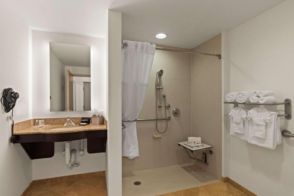 Suite with Two Queen Beds - Accessible/Non-Smoking interior